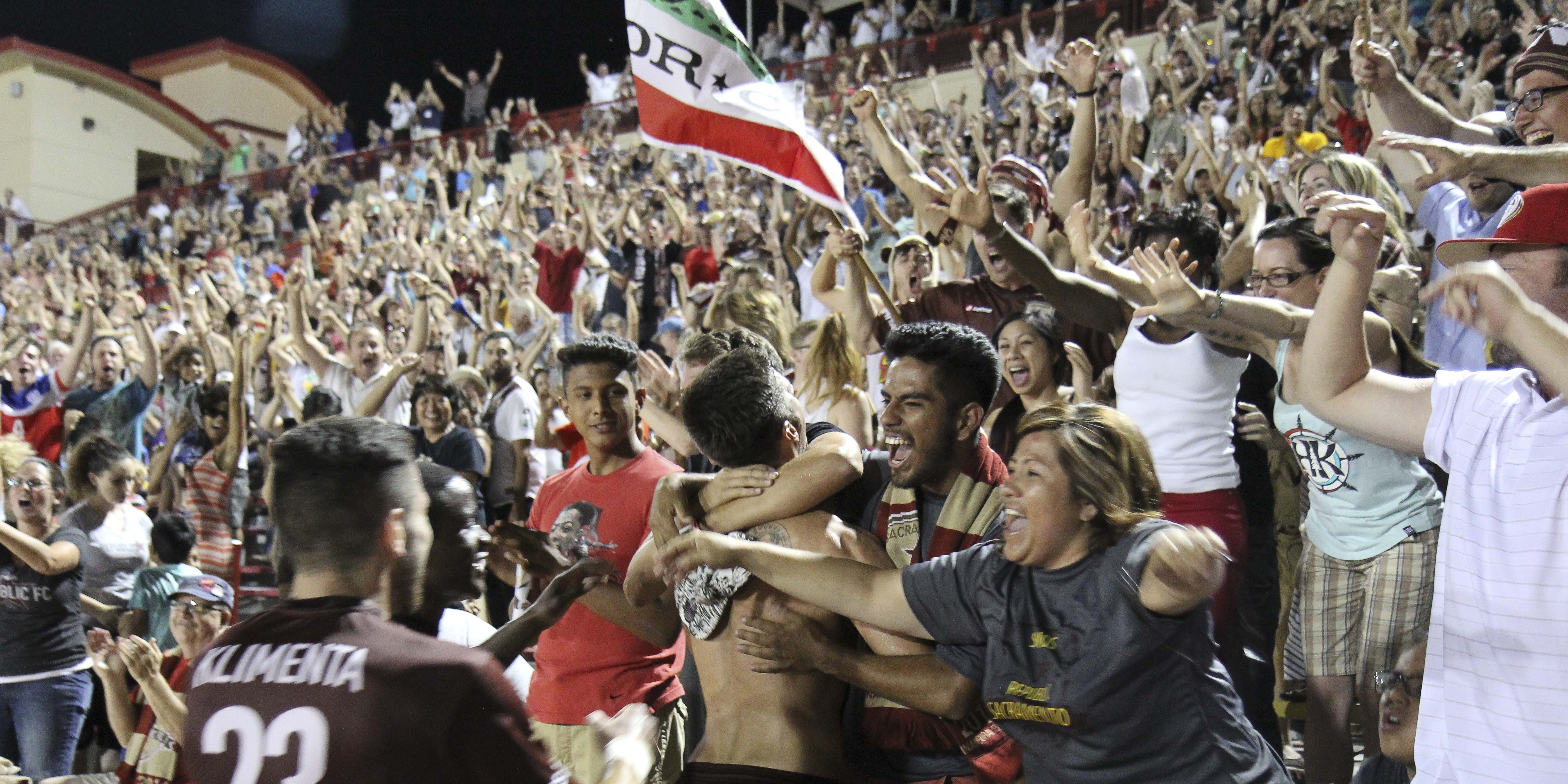 Scoring goal for SRFC in front of 20,000 fans